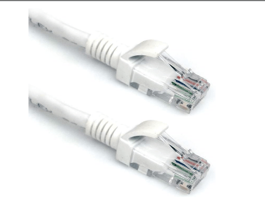 Cabo de Rede PlusCable Branco 1.5Metros PC-ETHU15WH Cat.5E Patch Cord - Conectores RJ45 Capa de PVC