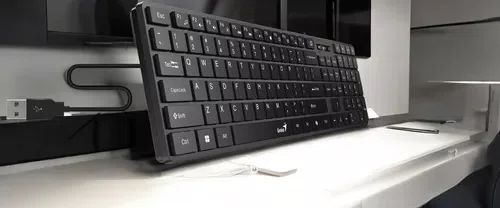 Teclado USB Multimídia ABNT2 SlimStar SS126 Preto Teclado USB Multimídia ABNT2 SlimStar SS126 Preto